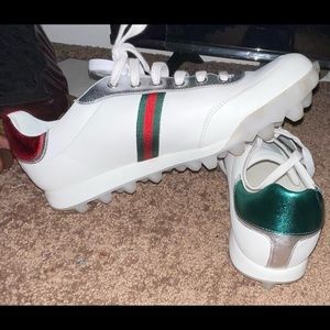 Gucci sneakers excellent condition. Very stylish.